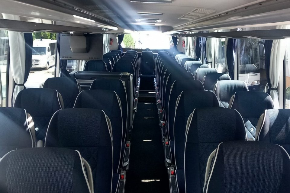 Mercedes Benz Tourismo 49miest